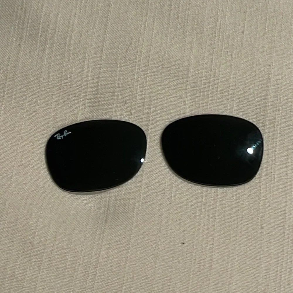 New Ray-Ban RB2132 Replacement lenses 100% Authentic 52mm with case and cloth